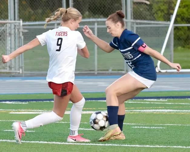 Fairview takes down Warren 5-1